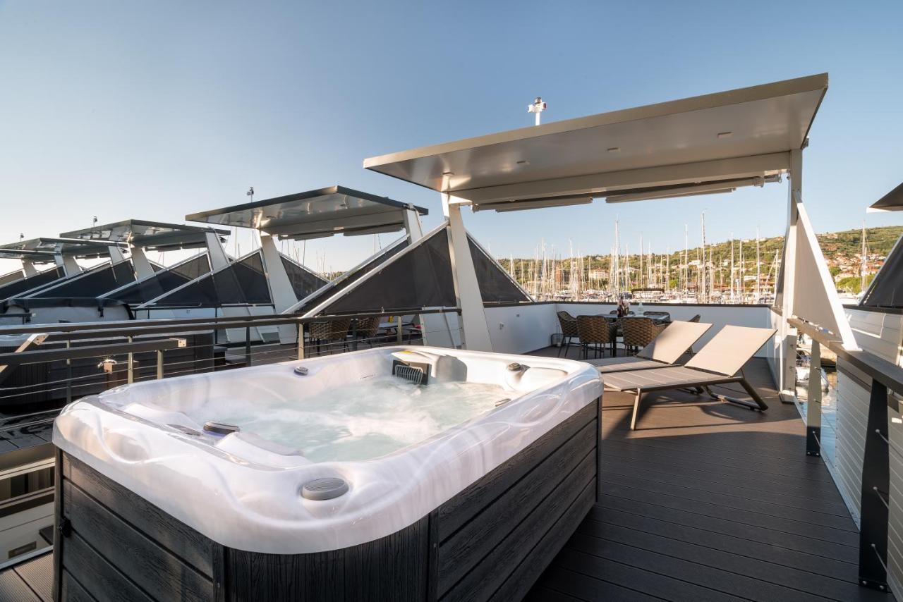 The Sea Lodges Portoroz - Bootshaus Floating Sea House المظهر الخارجي الصورة